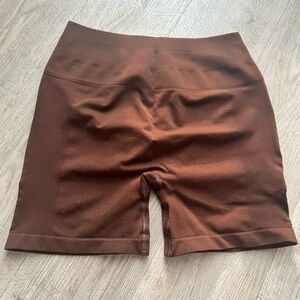 Alphalete Women's Amplify 4.5” Shorts